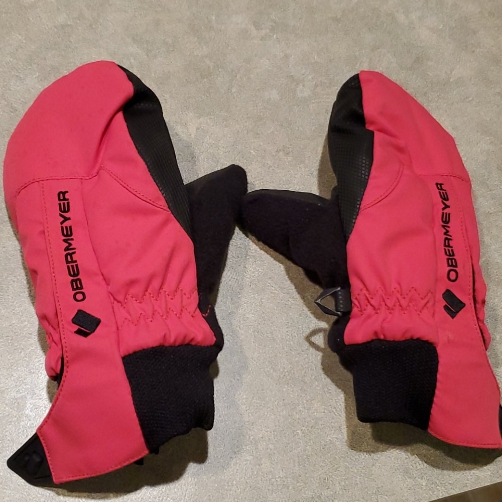 Girls medium obermyer mittens.